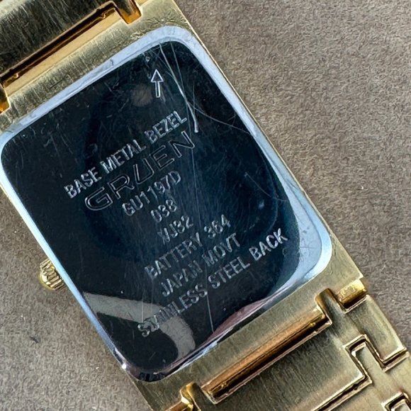 Vintage Gruen Man's 6 Diamond Tank Quartz Watch with Date at 6 - Picture 6 of 9